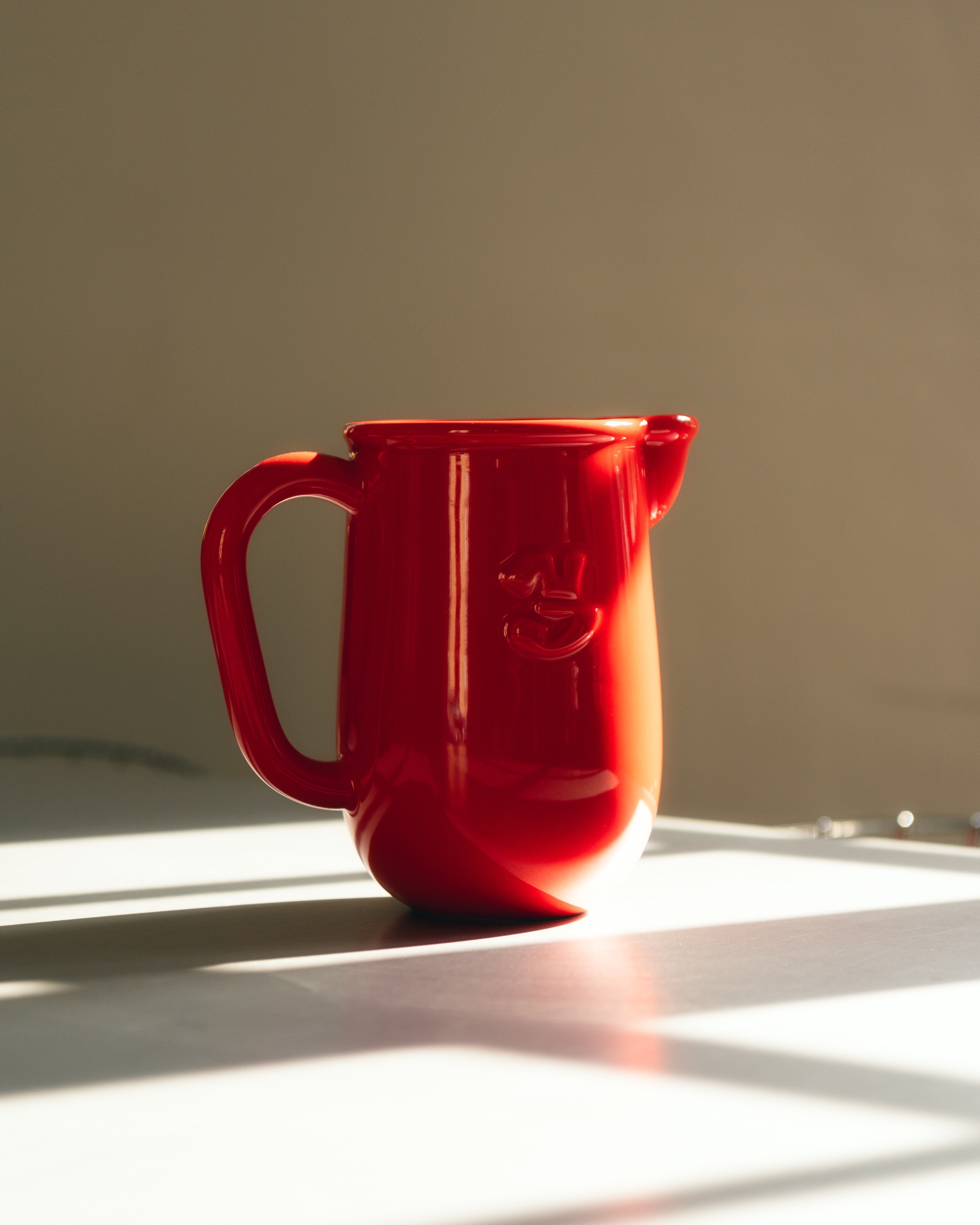 Kantine Pitcher - Red x Freja Wewer
