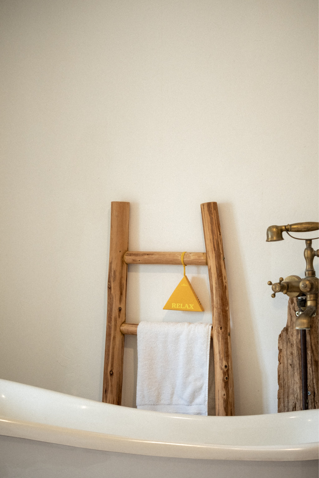 Collins - Fragrance Sachet | Sandalwood