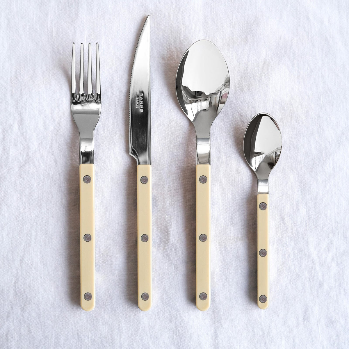 Sabre Paris 4 Pieces Shiny Cutlery Set Ivory – detail