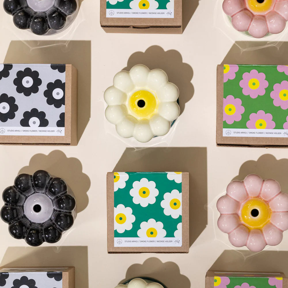 Studio Arhoj - Smoke Flower | Hollyhock