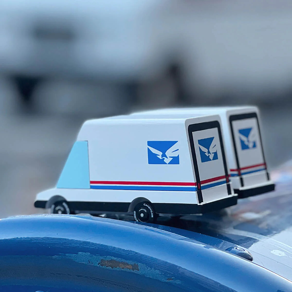 Candy Lab Toy - Mail Van