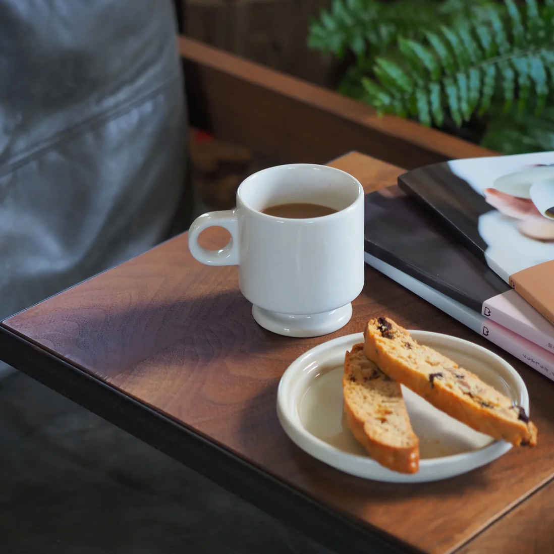 Chips Japan - Smith Stacking Footed Mug | Vanilla