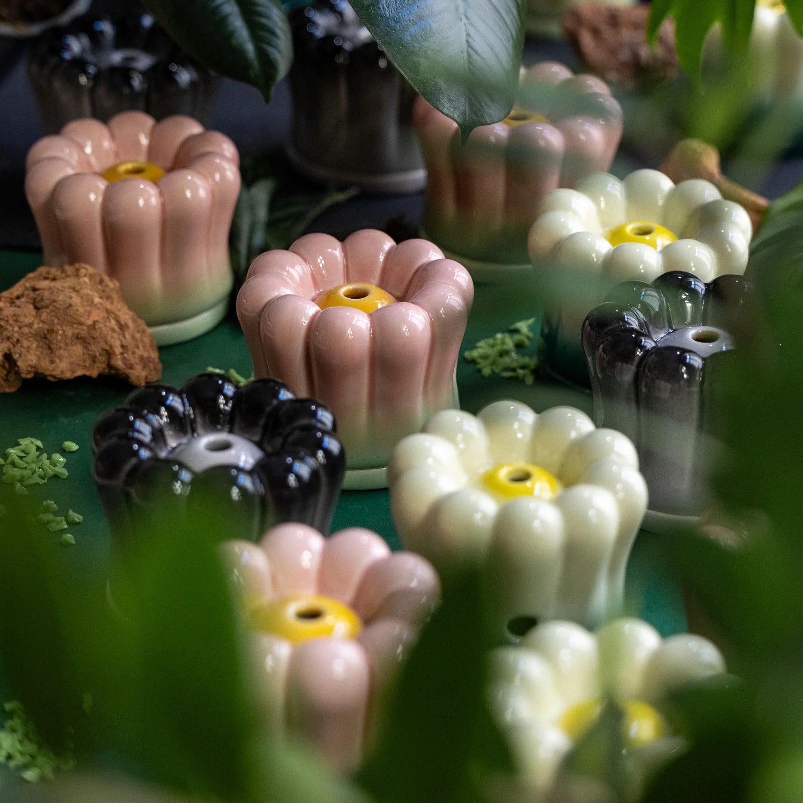 Studio Arhoj - Smoke Flower | Hollyhock