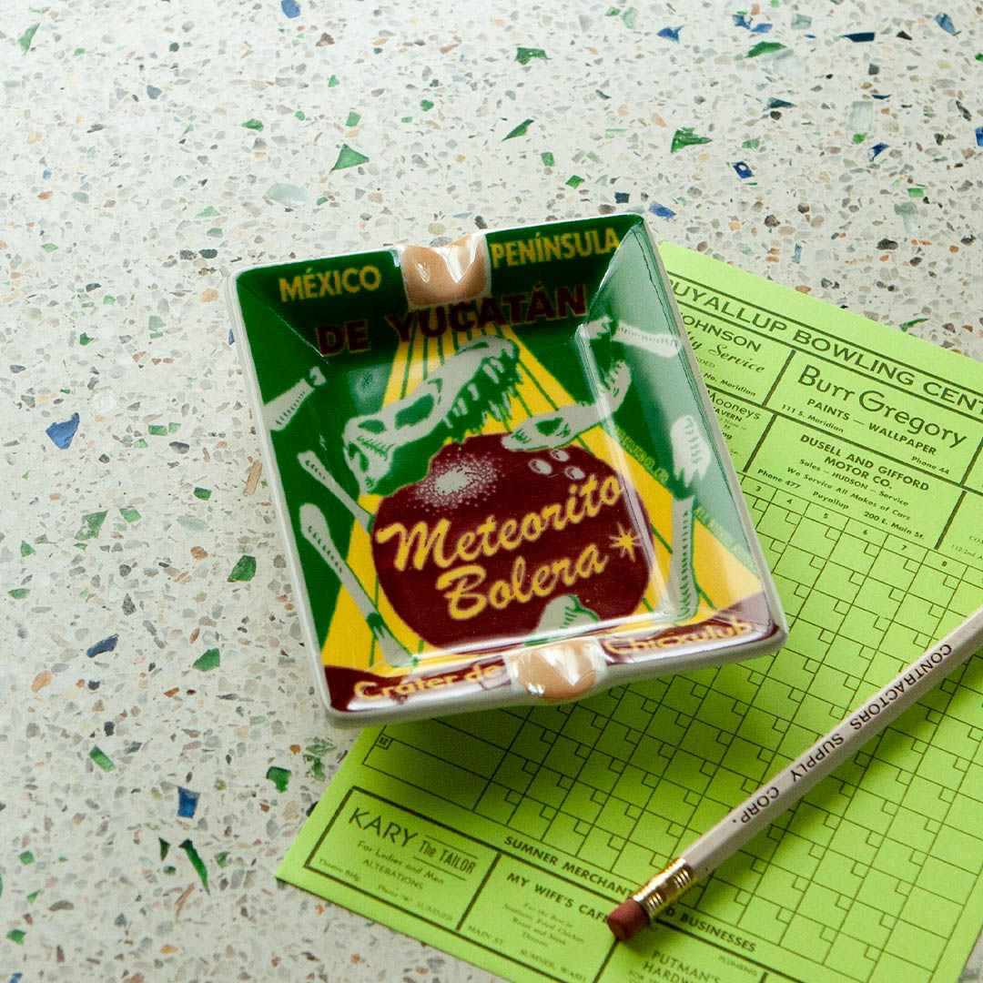 Dulton Art Ashtray U – detail