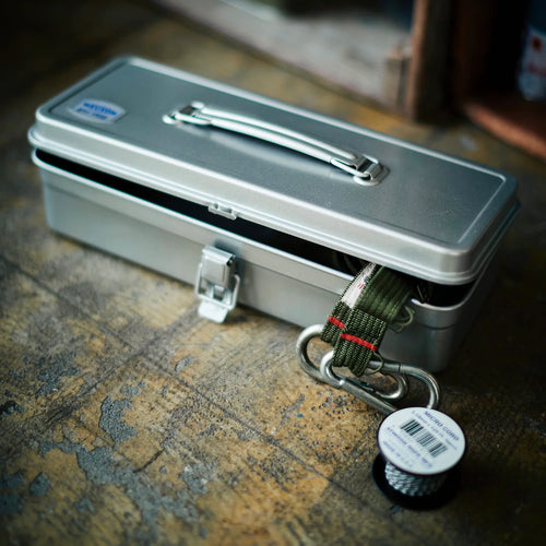 Toyo Steel Trunk Shape Toolbox T-320 Silver – detail